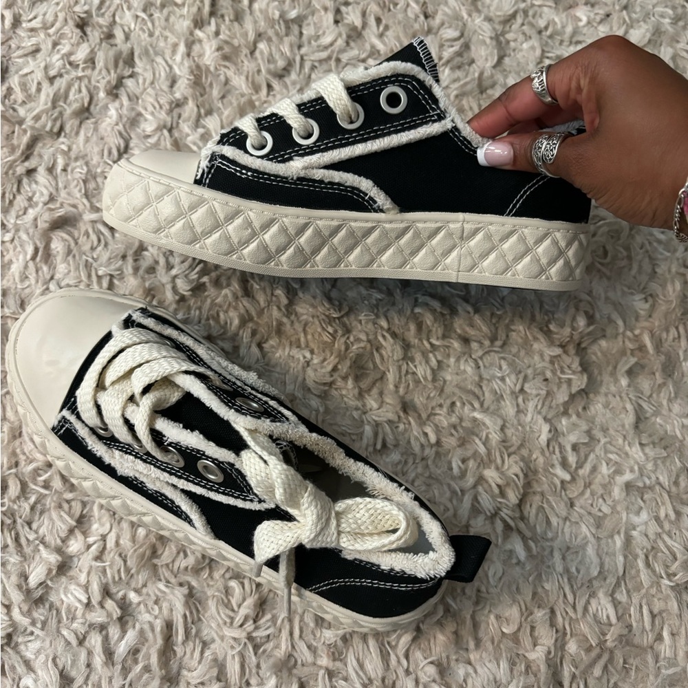 Black and beige Sneakers